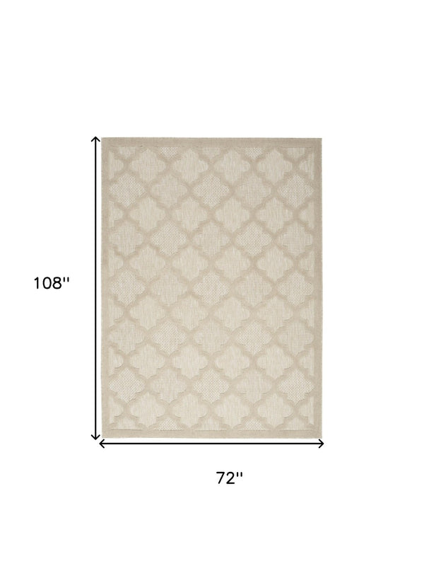 HomeRoots 6' Cream and Beige Trellis Area Rug - Versatile Indoor/Outdoor Design for Elegant Spaces, 6' x 9' 545231