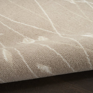 HomeRoots 8' Elegant Beige and Ivory Floral Power Loom Area Rug for Timeless Style in Any Room Decor 8' X 10' 545297