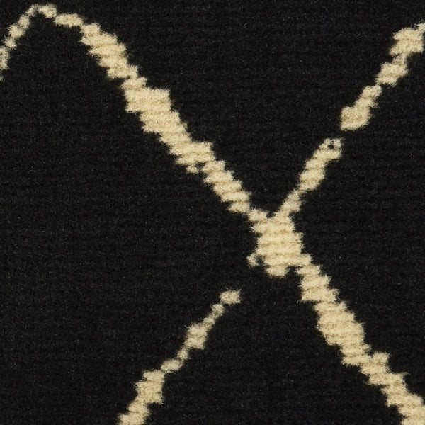HomeRoots 6' Black and Ivory Abstract Area Rug – Contemporary Distressed Design for Modern Living Spaces 6' X 9' 545301