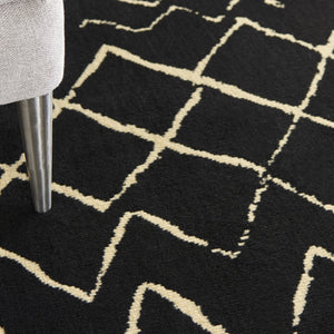 Homeroots 8' X 10' Black And Ivory Abstract Power Loom Distressed Area Rug  Polypropylene 545310