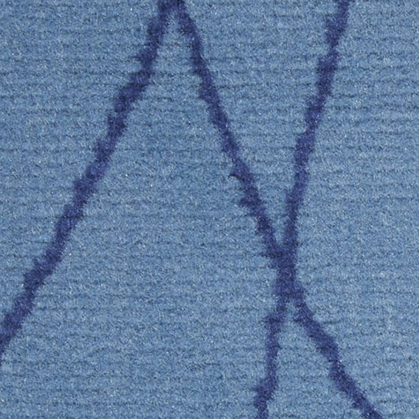 HomeRoots 6' Elegant Blue and Beige Floral Power Loom Area Rug - Timeless Design for Any Room Décor 7' X 10' 545318