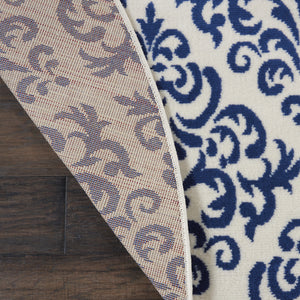 Homeroots 8' Blue And White Round Damask Power Loom Area Rug  Polypropylene 545350