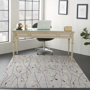 HomeRoots 6' Gray and Pink Floral Area Rug - Timeless Charm with Durable Power Loom Construction for Any Room 6' X 9' 545365