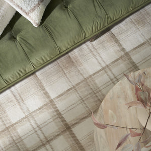 Homeroots 5' X 7' Beige And Ivory Plaid Power Loom Area Rug  Polypropylene 545406