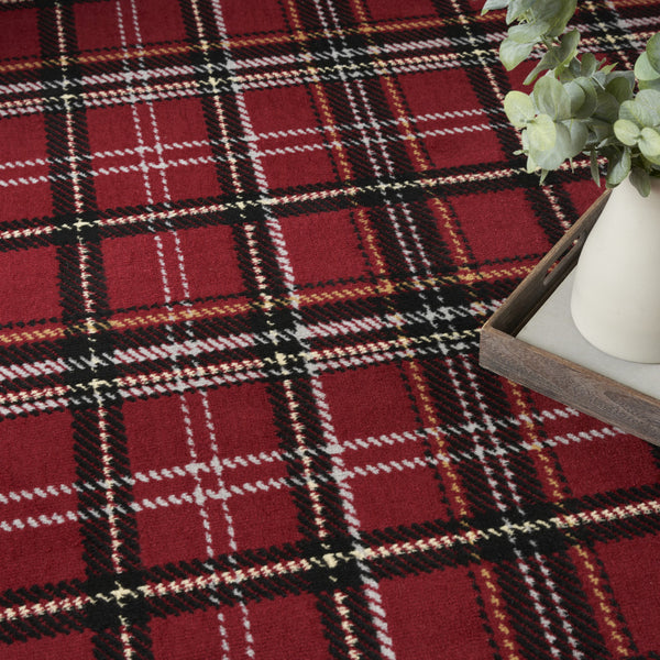 Homeroots 5' X 7' Red And Black Plaid Power Loom Area Rug  Polypropylene 545428