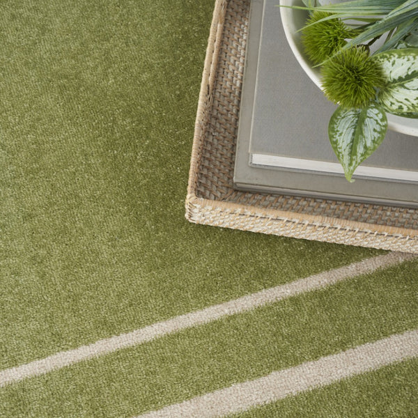 HomeRoots 6' X 9' Green and Ivory Indoor/Outdoor Area Rug - Durable, Easy-Care, Stylish for Any Space! 545511