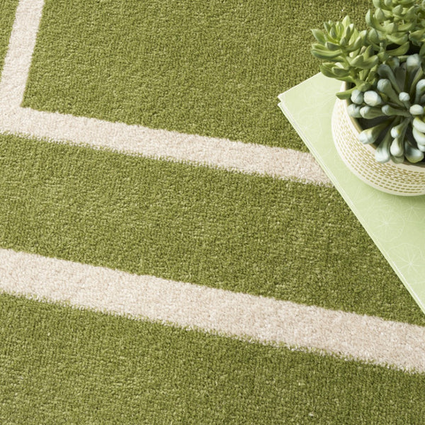 HomeRoots 8' X 10' Green and Ivory Indoor/Outdoor Area Rug – Stylish, Durable, Weather-Resistant for Any Space 545512