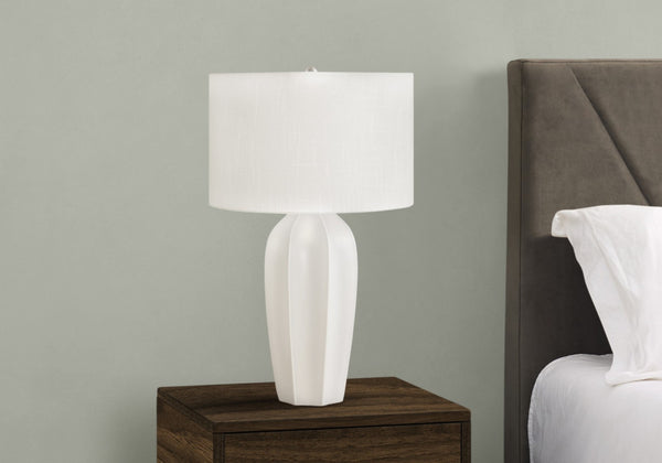 HomeRoots 27" Cream Ceramic Geometric Table Lamp – Elegant Design with Soft Lighting for Any Room's Ambiance 545869