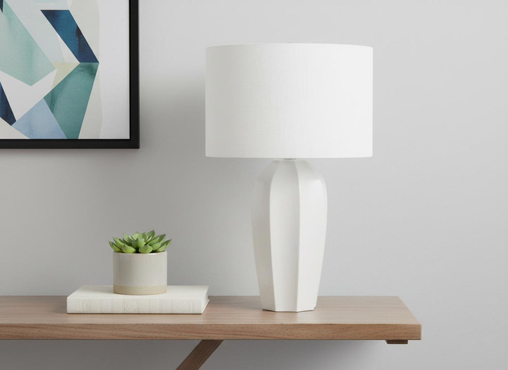 HomeRoots 27" Cream Ceramic Geometric Table Lamp – Elegant Design with Soft Lighting for Any Room's Ambiance 545869