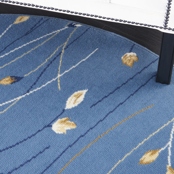 Homeroots 5' Blue And Beige Round Floral Vines Power Loom Area Rug  Polypropylene 546033