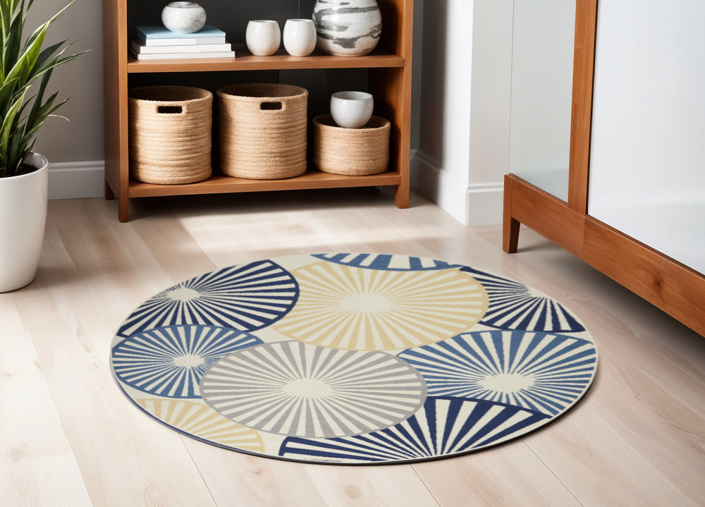 Homeroots 5' Blue And Beige Round Geometric Power Loom Area Rug  Polypropylene 546036