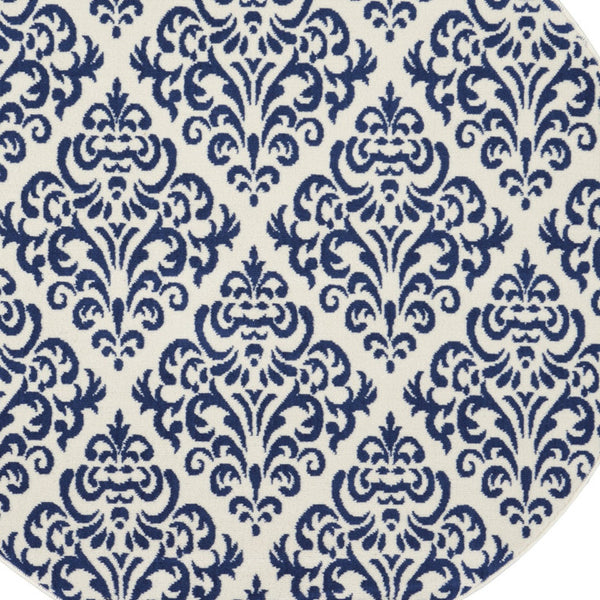 Homeroots 5' Blue And White Round Damask Power Loom Area Rug  Polypropylene 546042