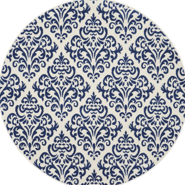 Homeroots 5' Blue And White Round Damask Power Loom Area Rug  Polypropylene 546042