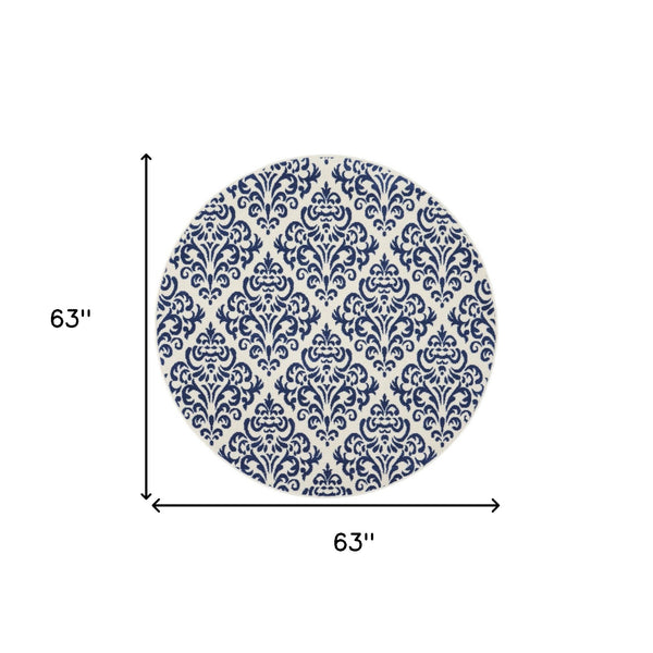Homeroots 5' Blue And White Round Damask Power Loom Area Rug  Polypropylene 546042