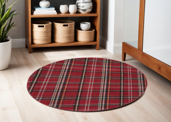 Homeroots 5' Red And Black Round Plaid Power Loom Area Rug  Polypropylene 546083