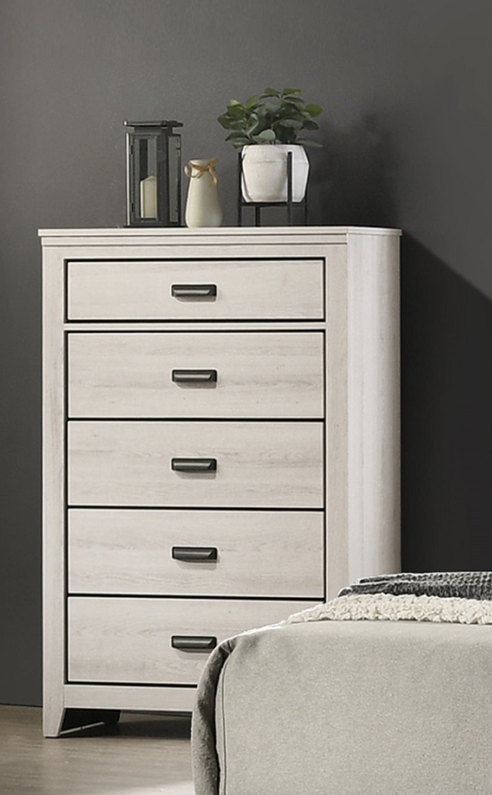 English Elm 1pc Rustic Contemporary Chest with Five Deep Drawers, Black Handles, Space-Saving Wooden Bedroom Storage Beige 38.27 L x 18.58 W x 56.89 H B011P230843
