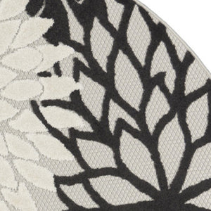 HomeRoots 5' Black and White Round Floral Area Rug - Durable Indoor/Outdoor Accent for High-Traffic Spaces 546648