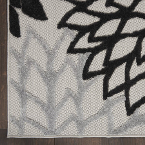 HomeRoots 5' X 8' Elegant Black and White Floral Area Rug – Durable, Water-Resistant for Indoor & Outdoor Use 546664