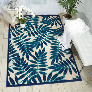 HomeRoots 5' Navy Blue & Ivory Palm Leaf Area Rug - Durable Indoor/Outdoor Flatwoven Design for Coastal Style 546665