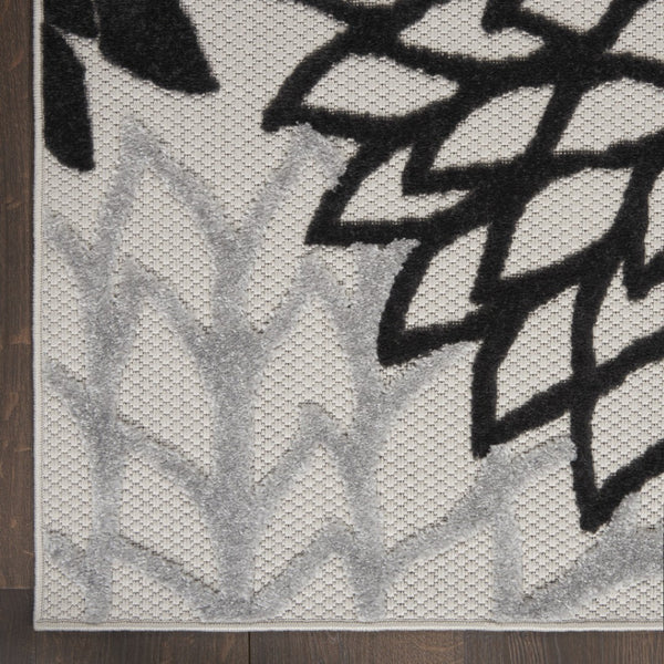 HomeRoots 8' X 11' Black And White Floral Area Rug - Durable, Stylish, and Perfect for Indoor & Outdoor Spaces! 546693