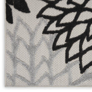 HomeRoots 8' X 11' Black And White Floral Area Rug - Durable, Stylish, and Perfect for Indoor & Outdoor Spaces! 546693