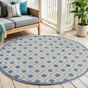 HomeRoots 5' Modern Blue and Gray Round Geometric Area Rug - Durable, Stylish for Indoor & Outdoor Spaces! 546851