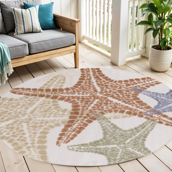 HomeRoots 5' Coastal-Inspired Starfish Round Area Rug in Ivory, Yellow, Orange & Green for Indoor/Outdoor Use 546878