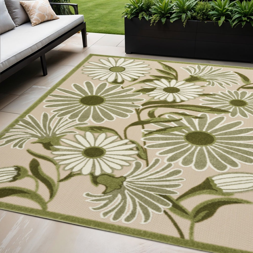 HomeRoots 5' Ivory and Green Floral Area Rug - Durable Indoor/Outdoor Design for Home and Patio Elegance 548053