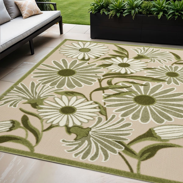 HomeRoots 5' Ivory and Green Floral Area Rug - Durable Indoor/Outdoor Design for Home and Patio Elegance 548053