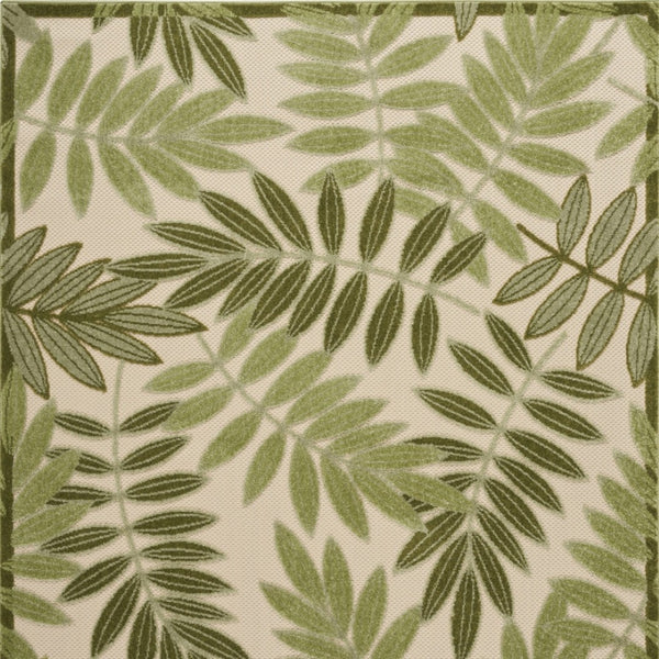 HomeRoots 5' Tropical Palm Leaf Area Rug - Ivory & Green Indoor/Outdoor Stain-Resistant Design for Any Space 548056