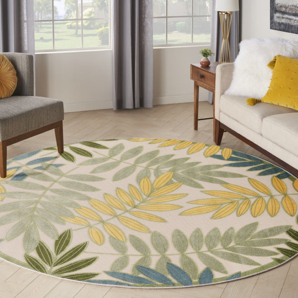 HomeRoots 8' Vibrant Round Palm Leaf Area Rug - Coastal Style for Indoor & Outdoor Spaces, Easy Care, Durable! 548060