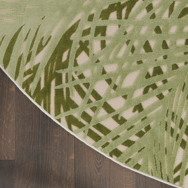 HomeRoots 8' Ivory and Green Round Palm Leaf Rug – Durable Indoor/Outdoor Area Rug for Coastal Elegance & Easy Care 548067