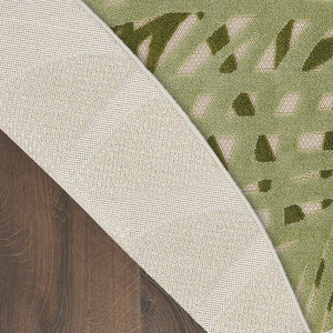 HomeRoots 8' Ivory and Green Round Palm Leaf Rug – Durable Indoor/Outdoor Area Rug for Coastal Elegance & Easy Care 548067