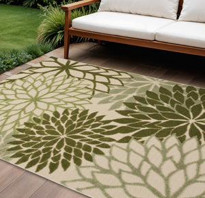 HomeRoots 6' Floral Indoor/Outdoor Area Rug in Ivory & Green - Durable, Stain-Resistant, Ideal for High-Traffic Areas 548077