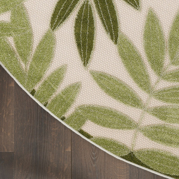 HomeRoots 5' Coastal-Inspired Ivory and Green Round Palm Leaf Rug for Indoor/Outdoor Durability and Style 548143