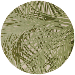 HomeRoots 5' Ivory and Green Round Palm Leaf Rug - Durable, Water-Resistant Area Rug for Indoor & Outdoor Use 548144