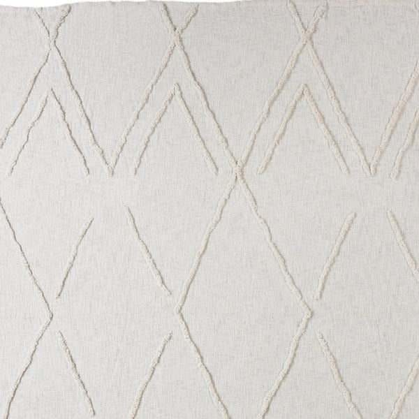 Homeroots Ivory Geometric Twin Cotton Coverlet With Stylish Fringe - Chic, Lightweight Bohemian Design Twin  548244