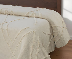Homeroots Ivory Geometric Twin Cotton Coverlet With Stylish Fringe - Chic, Lightweight Bohemian Design Twin  548244
