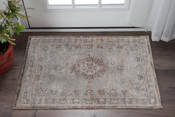 HomeRoots 3' Gray and Beige Medallion Area Rug with Non-Skid Backing - Stylish Comfort for High-Traffic Areas 3' X 5' 548346
