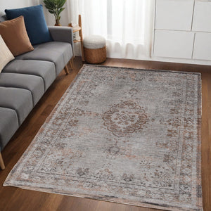 Homeroots 5' X 7' Gray And Beige Medallion Non Skid Area Rug  100% Pet 548347
