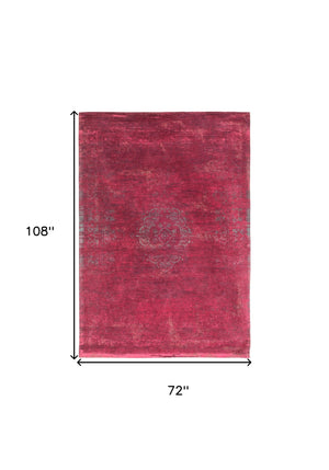 Homeroots 7' X 9' Gray And Pink Medallion Non Skid Area Rug  100% Pet 548367