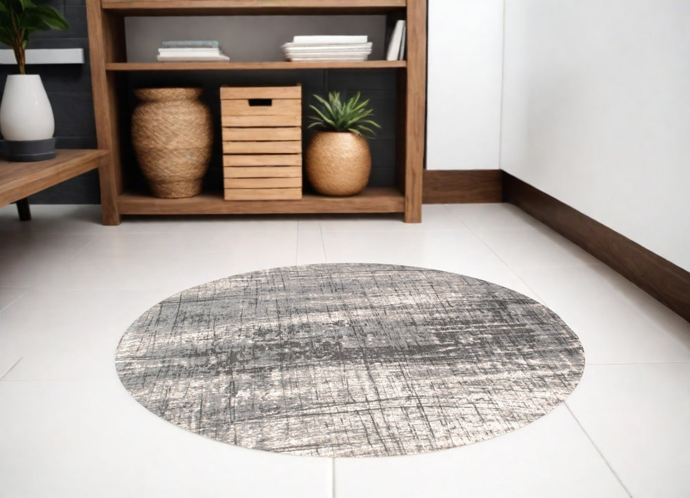 Homeroots 5' Gray And White Round Abstract Non Skid Area Rug  100% Pet 548402