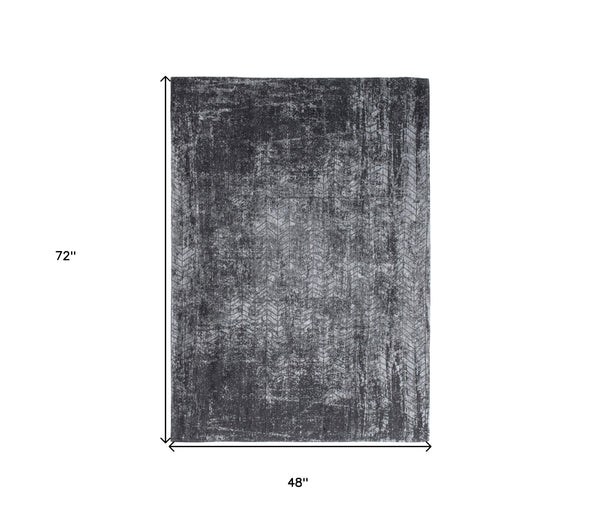 Homeroots 5' X 7' Black And Gray Chevron Non Skid Area Rug  100% Pet 548421