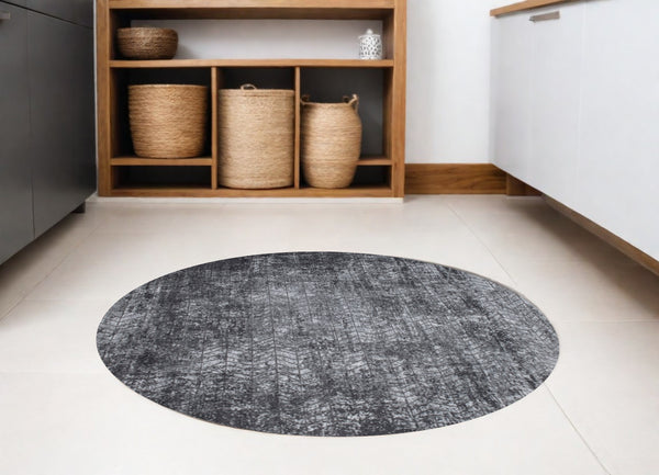 Homeroots 5' Black And Gray Round Chevron Non Skid Area Rug  100% Pet 548426