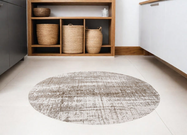 HomeRoots 3' Gray and Beige Abstract Non-Skid Area Rug – Modern Accent for High-Traffic Spaces, Easy Care 5' Round 548528