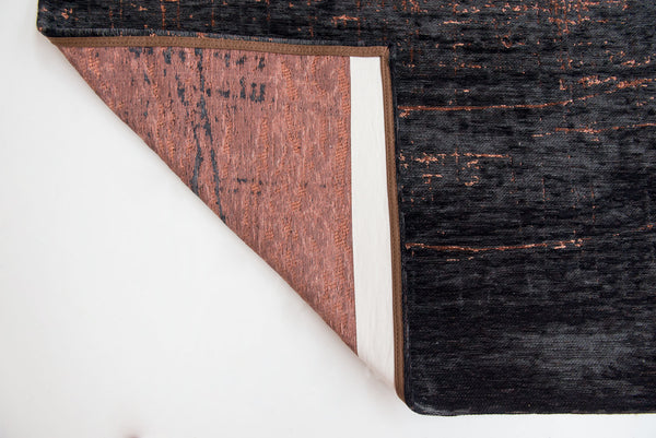 Homeroots 5' Black And Gold Round Abstract Non Skid Area Rug  100% Pet 548546