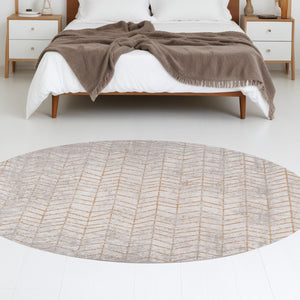 Homeroots 8' Gray And Yellow Round Chevron Non Skid Area Rug  100% Pet 548563