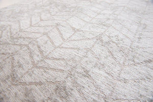 HomeRoots 3' Gray and White Chevron Area Rug - Modern Non-Skid Design for Entryways and Small Spaces 3' X 5' 548564