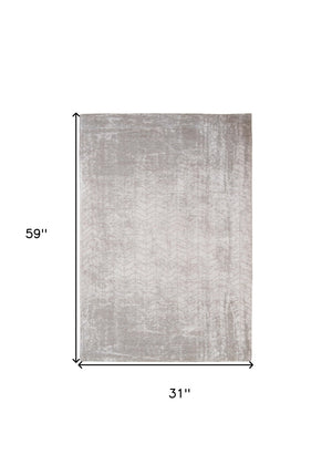 HomeRoots 3' Gray and White Chevron Area Rug - Modern Non-Skid Design for Entryways and Small Spaces 3' X 5' 548564