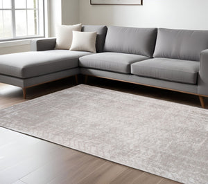 HomeRoots 3' Gray and White Chevron Area Rug - Modern Non-Skid Design for Entryways and Small Spaces 6' X 8' 548566